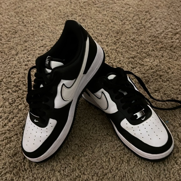 Nike Air Force 1 ‘07 size 8 panda colorway - Picture 5 of 8